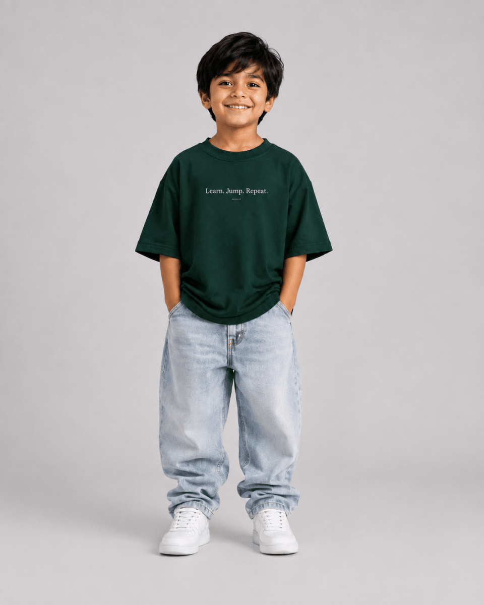Boys oversized graphic t-shirt in emerald green, Keep Growing print, Bold Cub Korean streetwear - front