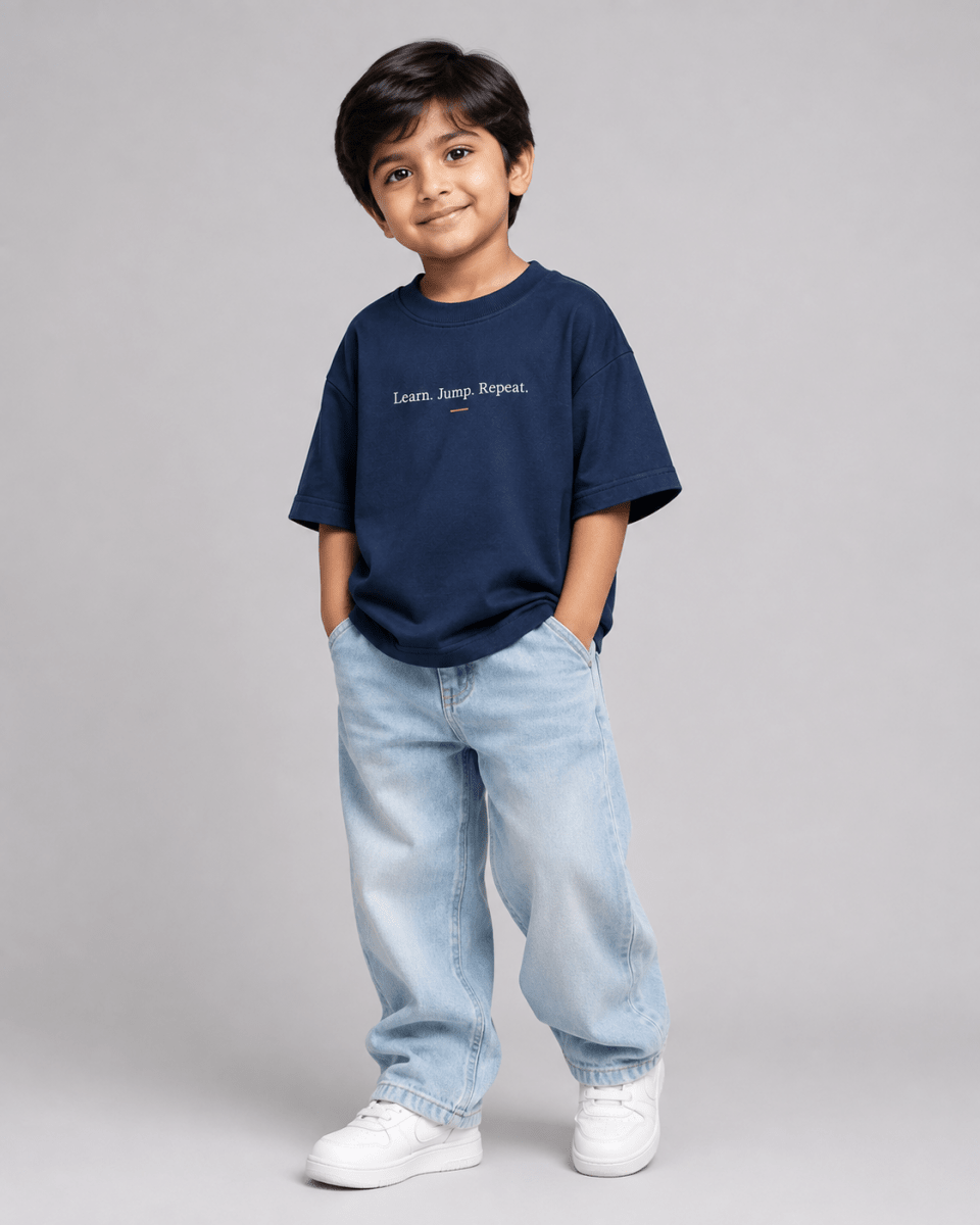 Boys oversized graphic t-shirt in navy blue, Keep Growing print, Bold Cub Korean streetwear - detail shot