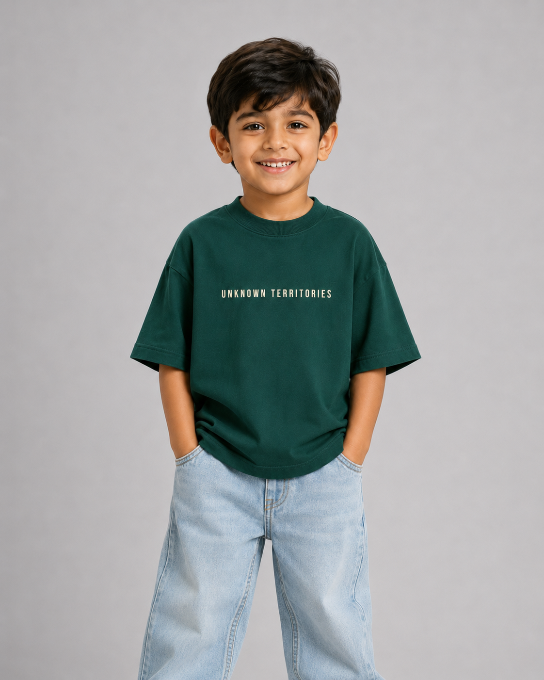Boys oversized graphic t-shirt in emerald green, Stay Curious print, Bold Cub Korean streetwear - front