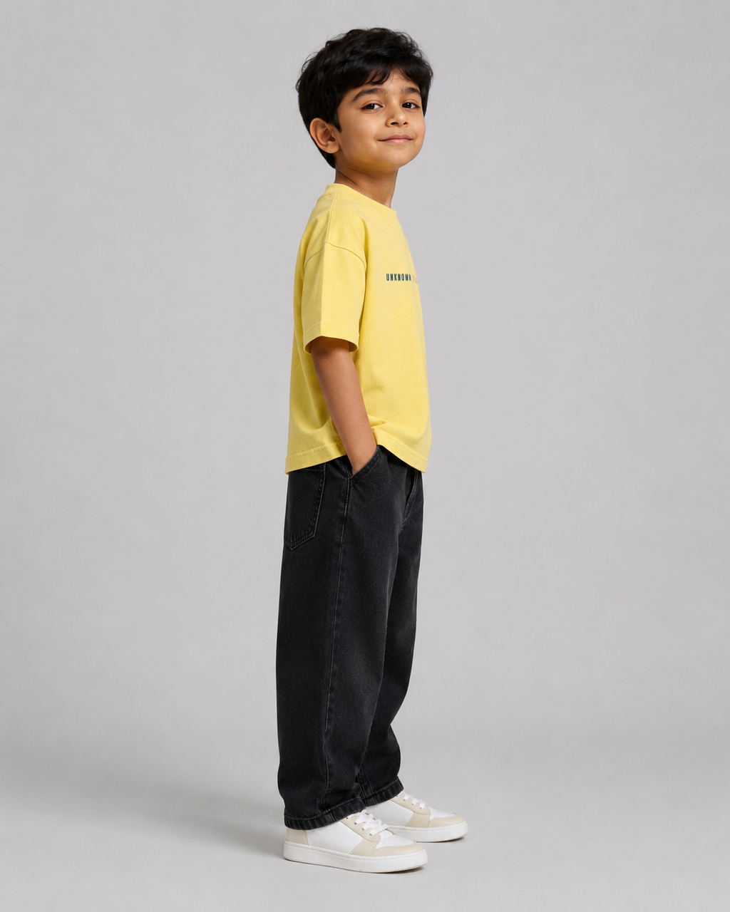 Boys oversized graphic t-shirt in pastel yellow, Stay Curious print, Bold Cub Korean streetwear - detail shot