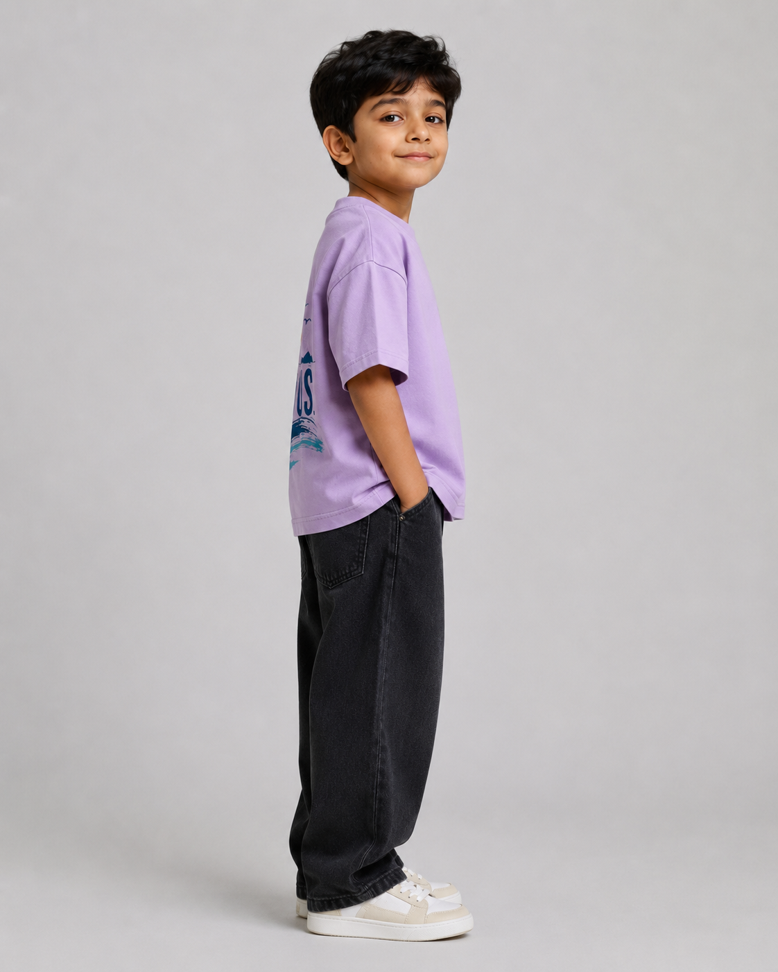 Boys oversized graphic t-shirt in lavender, Stay Curious print, Bold Cub Korean streetwear - detail shot